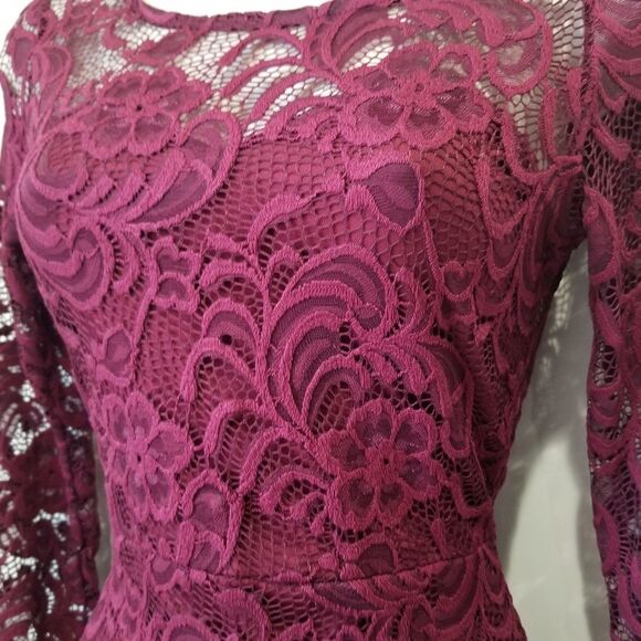 Burgundy lace dress  - Picture 2 of 7